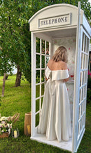 Load image into Gallery viewer, Telephone Booth