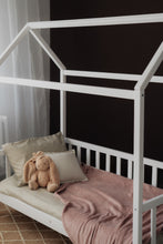 Load image into Gallery viewer, House bed
