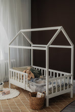 Load image into Gallery viewer, House bed
