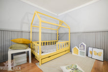 Lade das Bild in den Galerie-Viewer, Hausbett
